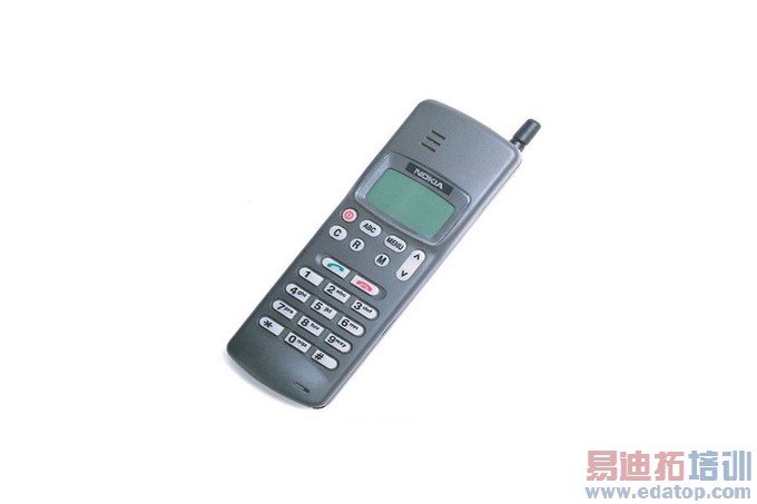 1011����ŵ���ǵĵ�һ��绰�豸����ȴ�����ش����塣��Ϊ1992�����е�1011��ŵ���ǵĵ�һ��GSM �ֻ������Ҳ��������ҹ�˾��һ֧���ִ��������ֻ���