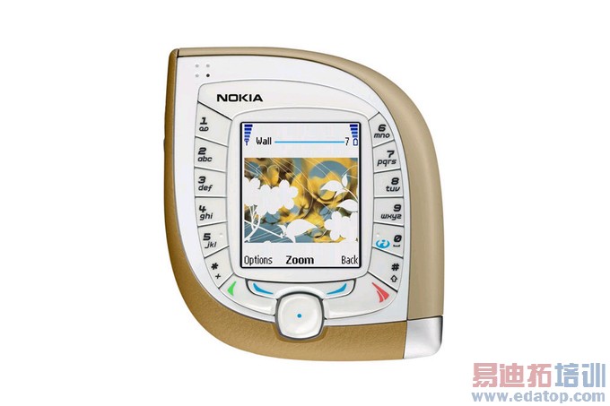 2003�����е�ŵ����7600�ٴ�������չʾ�˷����˵Ĺֿ�ζ����Ȼ��ŵ���ǵĵ�һ��3G�ֻ�����7600��û����ŵ������ʷ�����¹����ī��