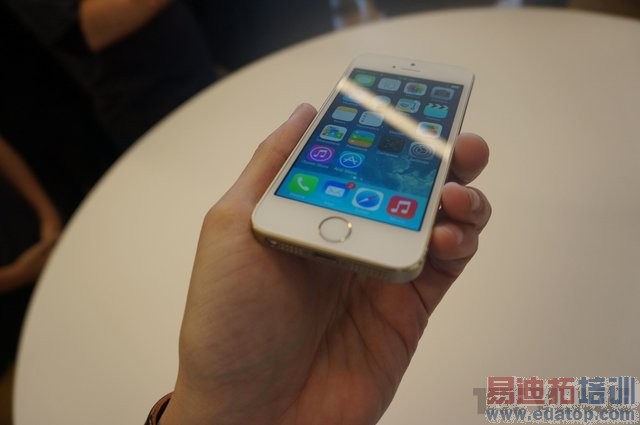 iPhone 5s���֣�home���ָкܰ�