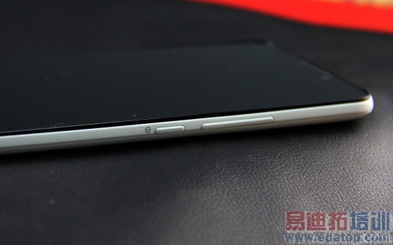 5.7Ӣ�����ʱ��˫ģ ����Memo S5���� 