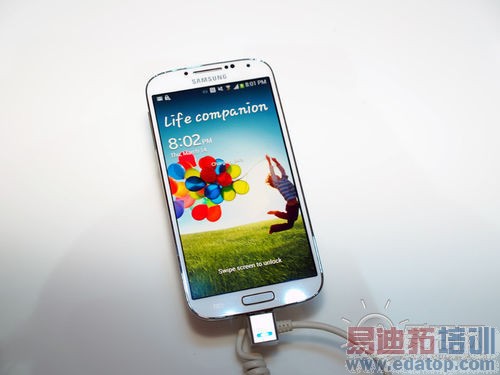 ����Galaxy S4���ð����� רΪ�ֳܷ�������Ƶ