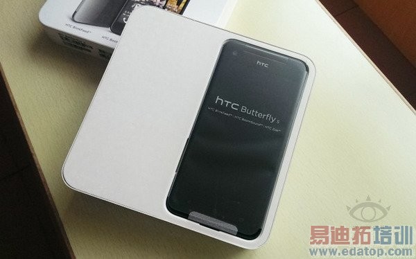 HTC Butterfly S̨�忪�� �ۼ�Լ��4768Ԫ