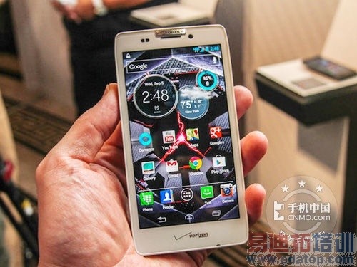 RAZR MAXX HD  3899� 