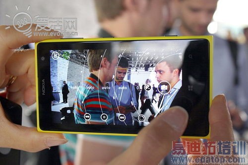 ��Ƭ����Ĵ�����ȥ����ϸ˵Lumia 1020������ͷ