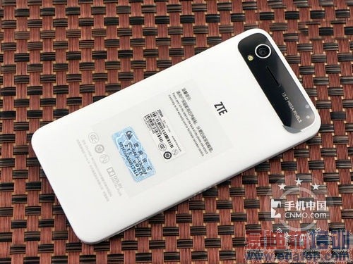 最厚不过7.99毫米热门超薄手机大搜罗(9)