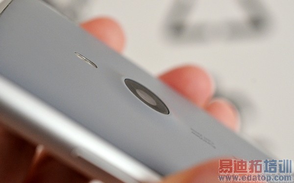 lumia925review19_1020_verge_super_wide