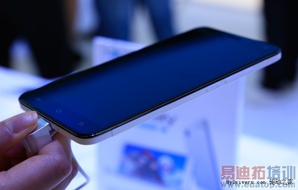 TD�沽����5.7���콢XplayЯ��ɫ������