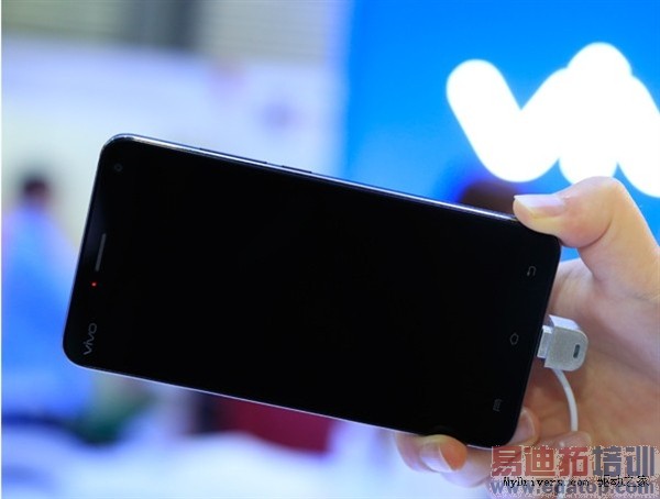 TD�沽����5.7���콢XplayЯ��ɫ������