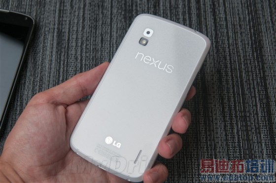 ��ͼ������è�桱Nexus 4�������ְ���