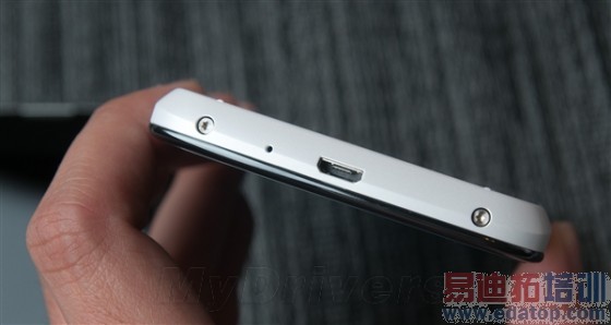 ��ͼ������è�桱Nexus 4�������ְ���