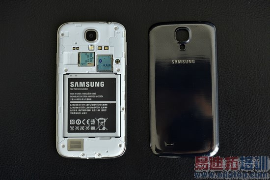 htc one�Ա�����S4