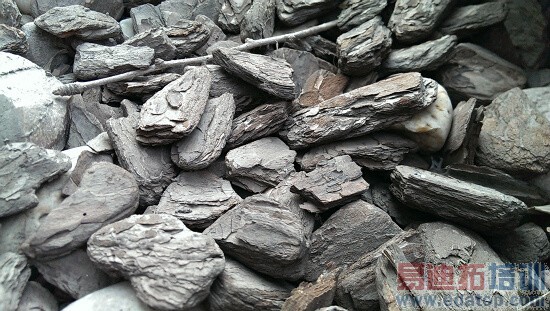 HTC One�Ա�����S4