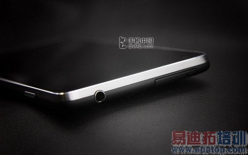 ��ɫ�ջ�5���ĺ˰�׿���콢 nubia Z5