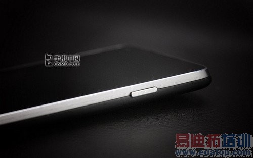 ��ɫ�ջ�5���ĺ˰�׿���콢 nubia Z5