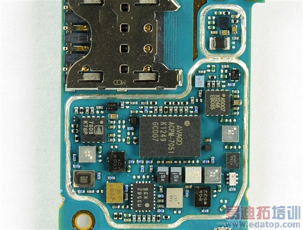 黑莓Z10拆机:内部芯片很“个性”