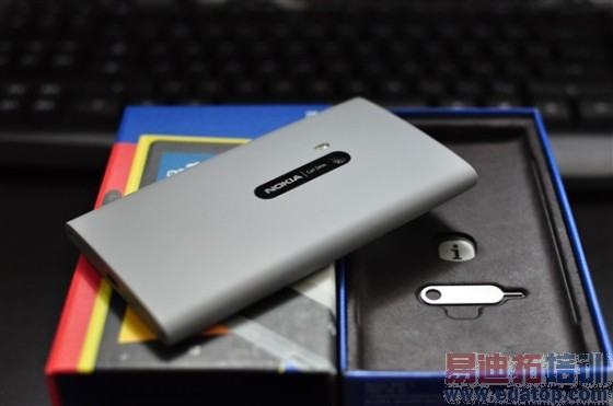 ������ָ�� ��ɫLumia 920����ͼ��