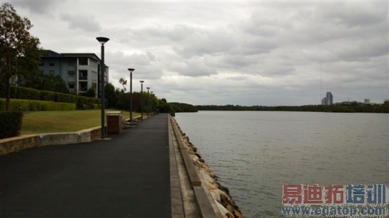 ������ָ�� ��ɫLumia 920����ͼ��