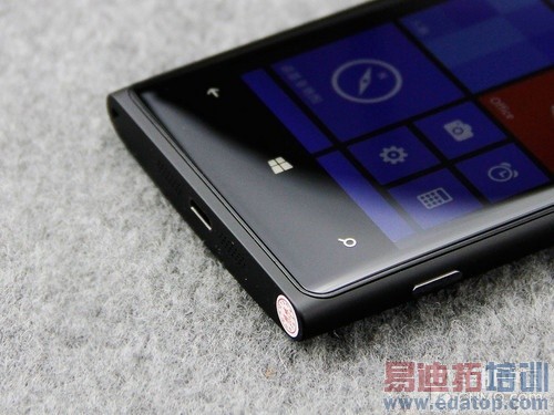 WP8旗舰来袭 诺基亚Lumia 920上手体验