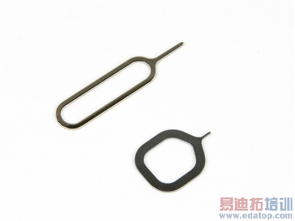 取卡还是要费的劲的。拿掉SIM卡后,整机重量为138.8克,减轻了0.2克。