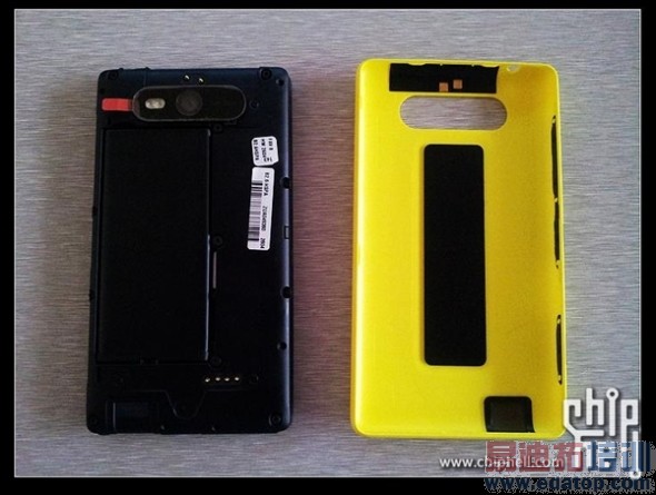 ���ܲ����� ŵ����Lumia 820���й��̻�ϸ���ع�