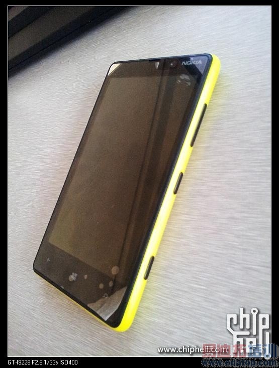 ���ܲ����� ŵ����Lumia 820���й��̻�ϸ���ع�