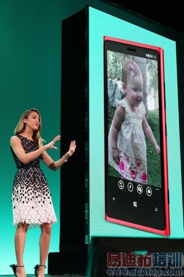 ֱ��WP8�����᣺ŵ����HTC���Ͼ� ��Ϥ�ż���