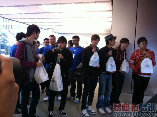 iPhone 4S��������ۿ��� ÿ���޹�5̨[ͼ]