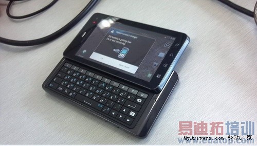 �й����Ŷ��ƻ�Ħ������Droid 3�л��ع�[��ͼ]