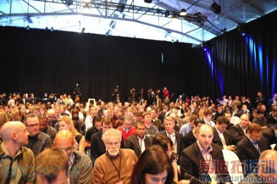 ���ں�ý�����ھ����ȴ�