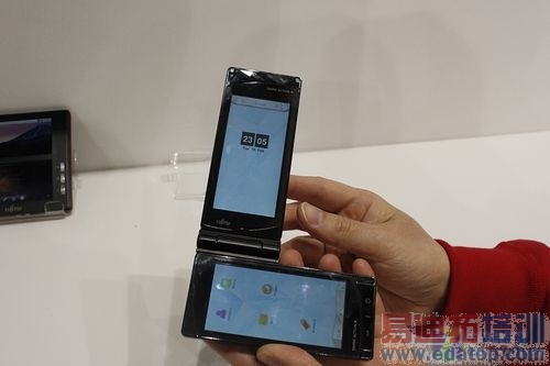 ������Ļ���ת ��ʿͨչʾ����˫���ֻ�