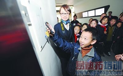 �ֻ��ɼҵ硰����ң������