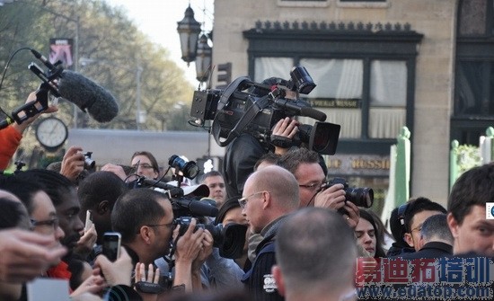 科技时代_苹果iPad在美上市 分析师预计今年卖700万部