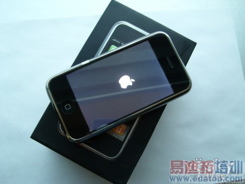 触控带来精彩 iPhone 3G 8GB 售价2799元
