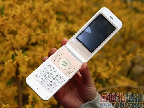 棒棒糖续作上市 LG KV700今日首次报价