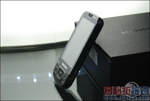 ���������飺�Դӹȸ蹫˾�Ƴ����ŵ�Android�����ֻ�ϵͳ֮��ƾ��HTC�ȳ��̵�֧�֣������������Android�ֻ�����HTC��G1��G2��HERO�������ǵĹ�ע������Ϊȫ��ڶ����ֻ������̵ĺ�������Ҳ��ȥ��4�·ݷ��������µ�һ�����Android���ֻ�i7500���û�������Android 1.5��ϵͳ��3.2Ӣ��AMOLEDȫ����Ļ��500�������Զ��Խ�����ͷ������8GB�ڴ沢ӵ�кܶ���ϲ����3.5mm�����ӿڣ��������ڸ߶˼�����������i7500���µı���Ϊ1799Ԫ������Ȥ�����Ѳ���������ע��