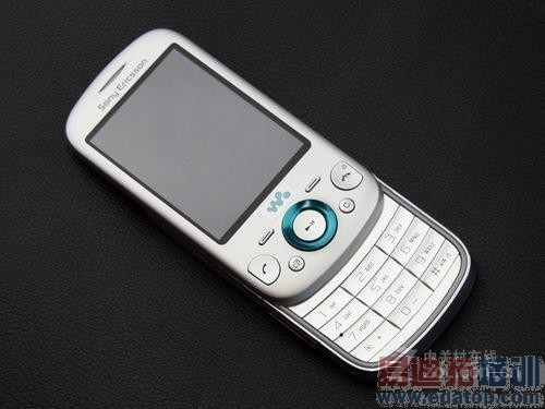 Walkman出新秀 索尼爱立信W20低调到货