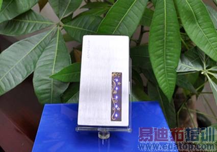 ����˲������ ŷ����F788�ֻ����ŵǳ�