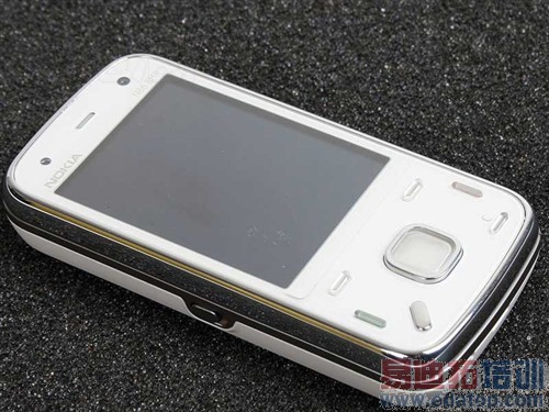 清澈纯情个性魅力 3款白色系手机推荐