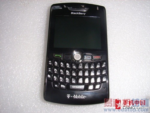 经典全键盘商务机 黑莓8800仅售990元
