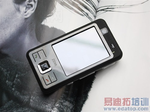 �ֵ3G�����ֻ� ����U728����1000 