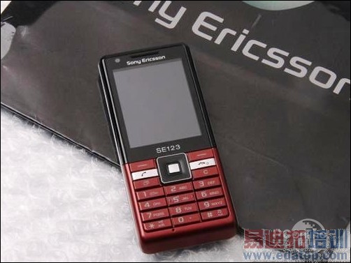 ����ֱ��� ���ᰮ����J105i 3G�ֻ���850Ԫ