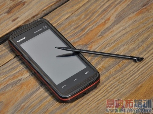 平民智能触屏机 诺基亚5530XM跌破两千