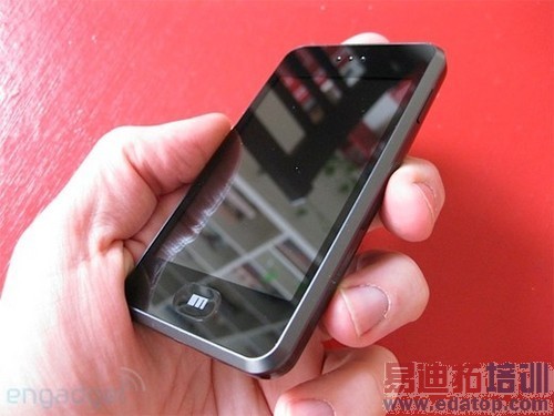 ����M8 3G����3�·��� ���û���1300Ԫ����