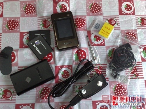 ����˫ģ�ݻ��콢 ����W699�۸��ȶ�