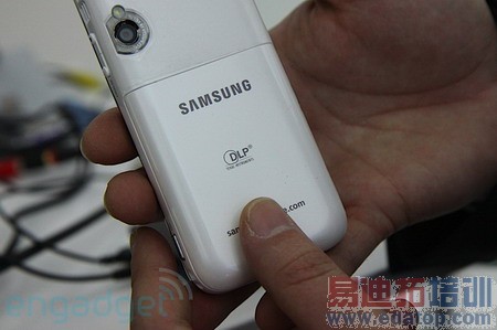 3.2Ӣ�紥�� ����ͶӰ�ֻ�i7410����