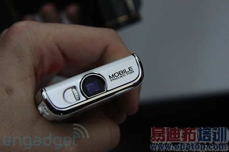 3.2Ӣ�紥�� ����ͶӰ�ֻ�i7410����