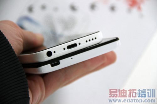 ��ҫ3C��սiPhone5C��˫C�Աȴ����⣨ͼ�ģ�