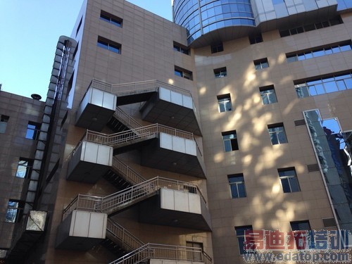 ��ҫ3C��սiPhone5C��˫C�Աȴ����⣨ͼ�ģ�