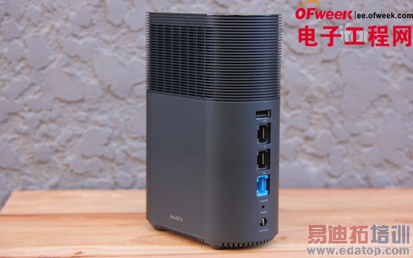 �����׾�����ֻ�֣�С��·�ɱ����