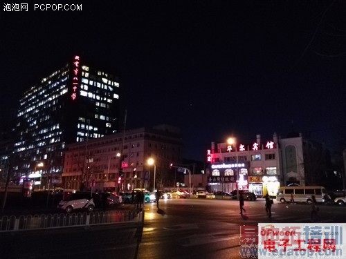 7�������